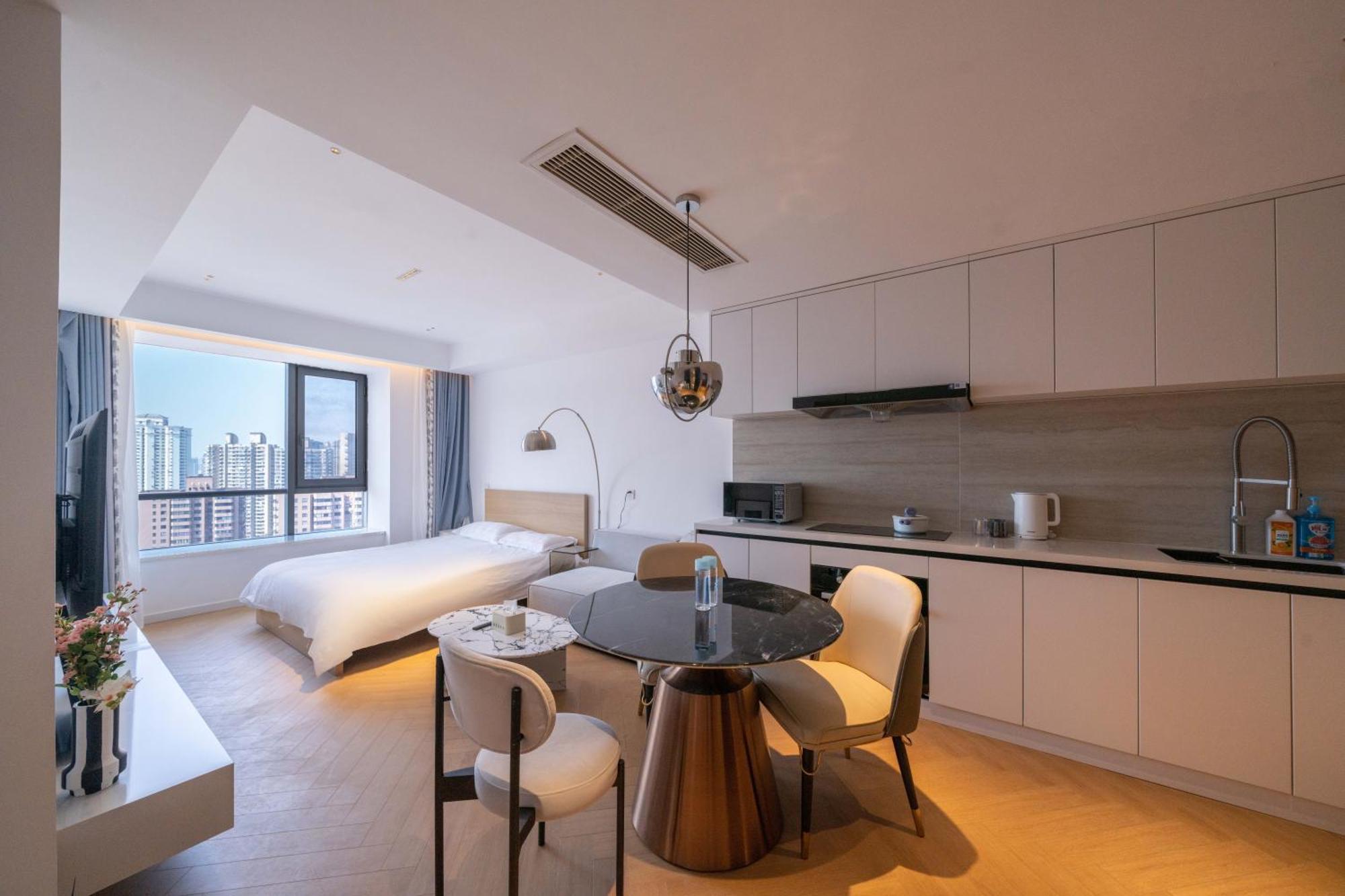 Zhome- Count Luxury 2 Apartment *